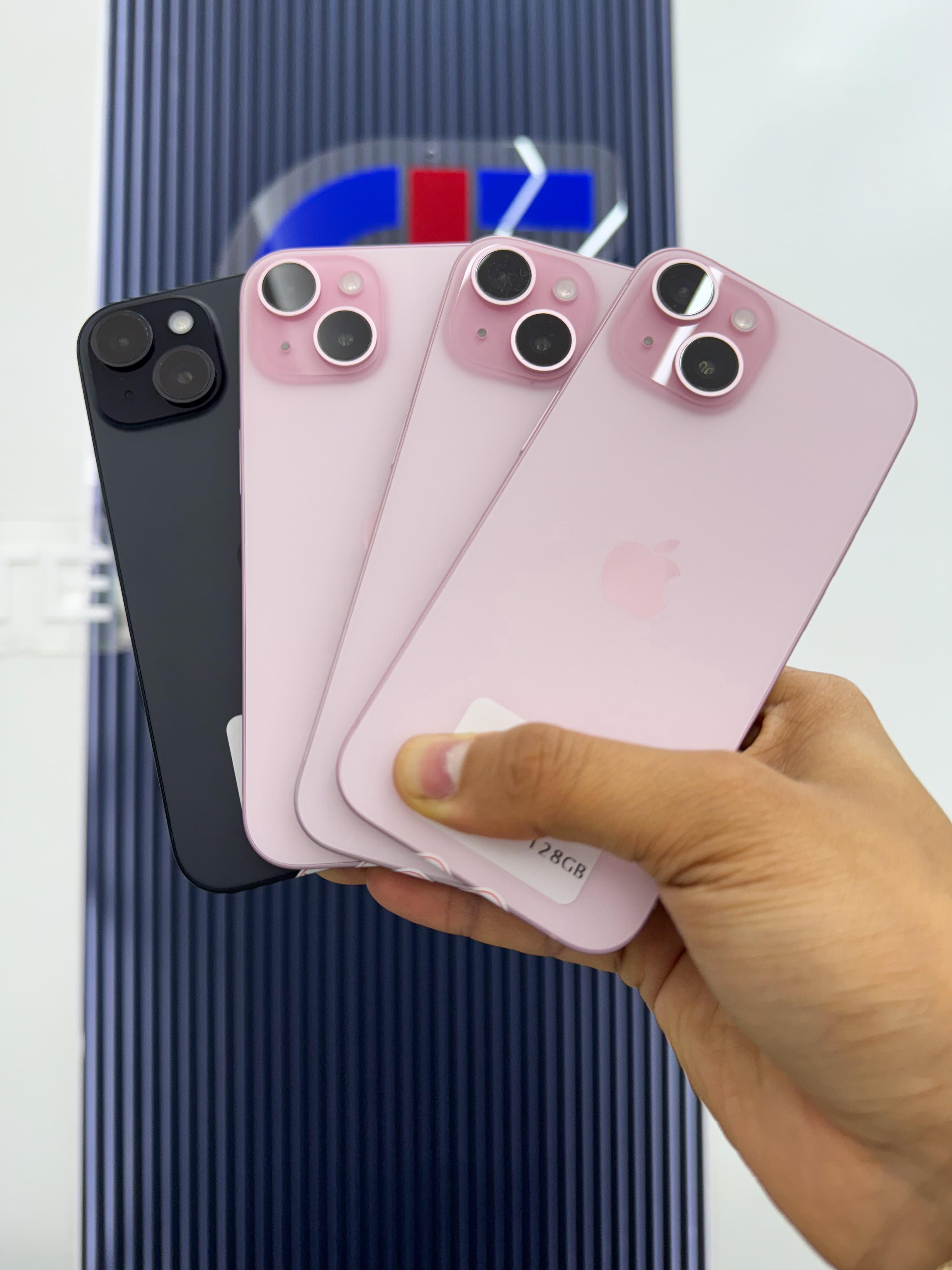 iPhone 15 128GB